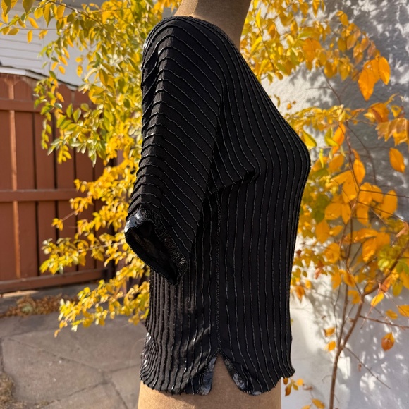 Incredible Vintage 80s Black hand-beaded sequin top - Picture 3 of 11